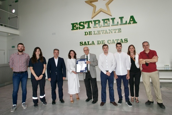 La fàbrica d'Estrella de Levante rep el certificat ‘Residuo Cero’ de AENOR