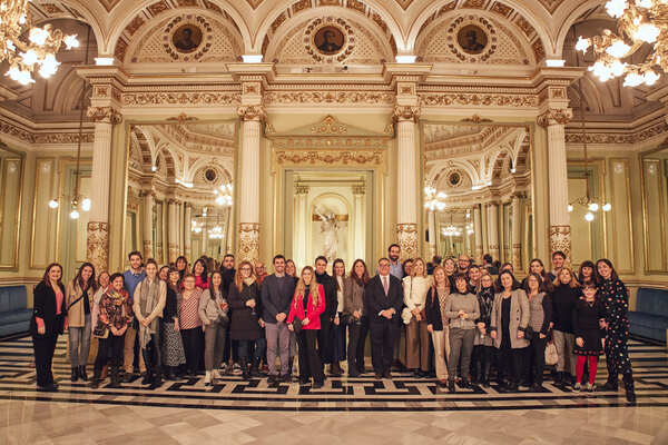 Colaboradores y colaboradoras de Damm disfrutan de “The Jungle Book reimagined” en el Liceu