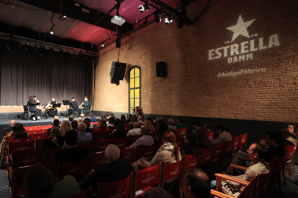 Imagen del concierto en la Antigua Fábrica Estrella Damm