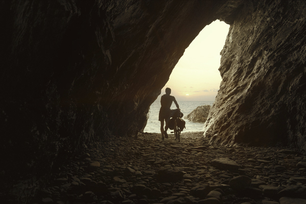 ‘Here, now and like this’, Estrella Damm's new campaign
