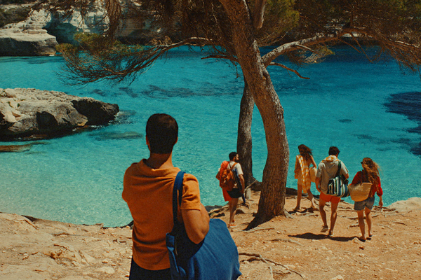 “Lo mismo de siempre”, la nueva campaña Mediterráneamente de Estrella Damm.