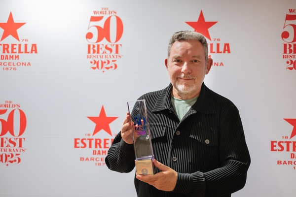 Albert Adrià recibe el Estrella Damm Chefs' Choice Award 2025