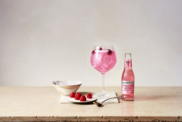 Fever-Tree lança sua nova água tônica Raspberry & Rhubarb Tonic Water