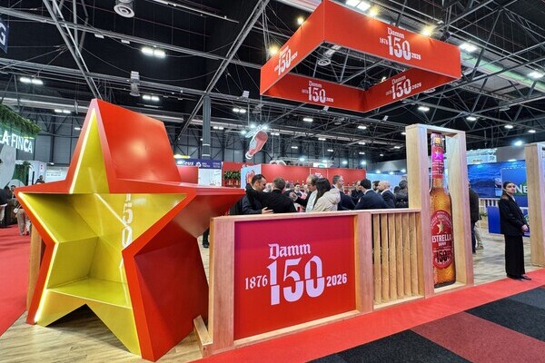 Damm celebra su 150.º aniversario reforzando su compromiso con la innovación y la hostelería en HIP 2026