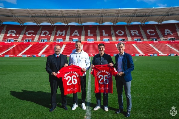 Estrella Damm y el RCD Mallorca, juntos hasta 2026