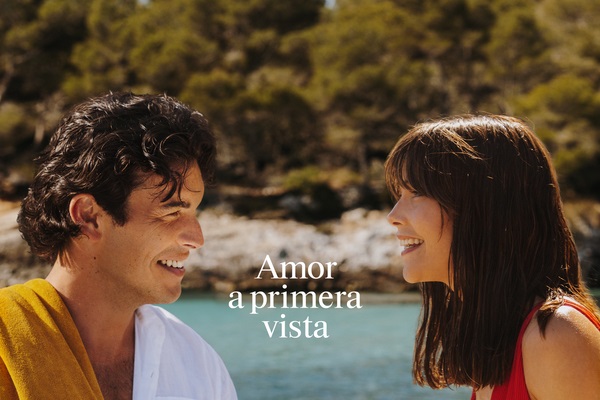 “Amor a primera vista”, la nueva campaña de Estrella Damm