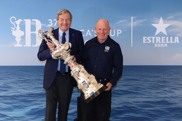 Estrella Damm embarks on the 37th America's Cup