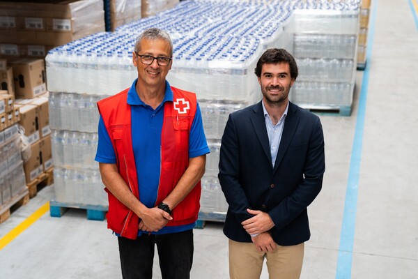 La Fundació Damm dona 10.000 litros de bebidas isotónicas a la Cruz Roja