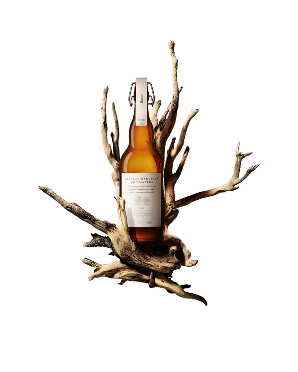 2018: Damm estrena e-commerce y presenta la primera cerveza madurada con madera de roble y castaño 