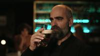 Luis Tosar reivindica la gastronomia en la nova campanya de Voll-Damm