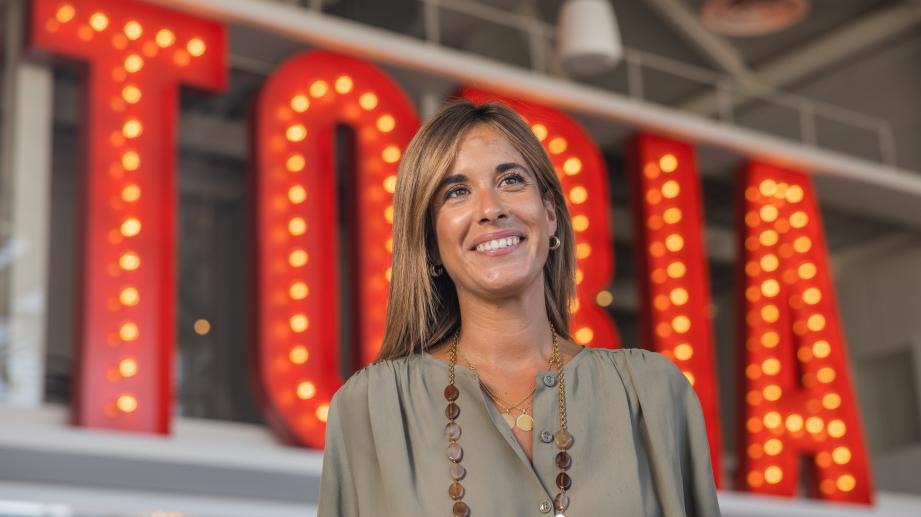 Trabajadora sonriendo